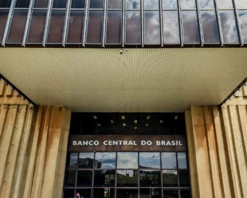 Mercado financeiro eleva previsão da inflação